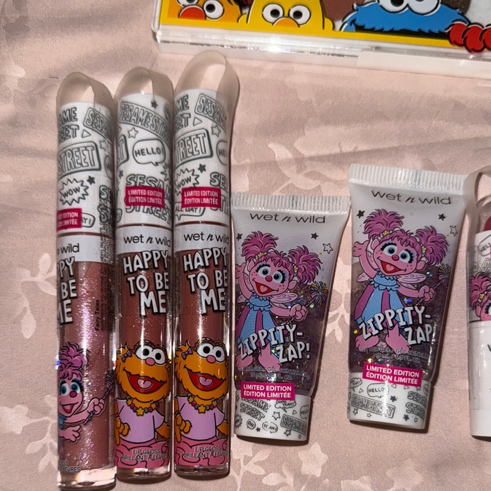 Wet n Wild Sesame Street Makeup Set - Picture 2 of 7
